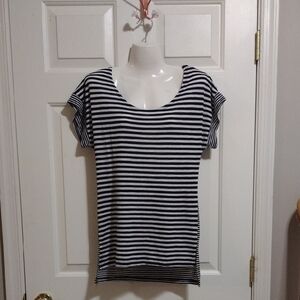 Cotton On Black and White Fitted Cap Sleeve Tee Women's XS